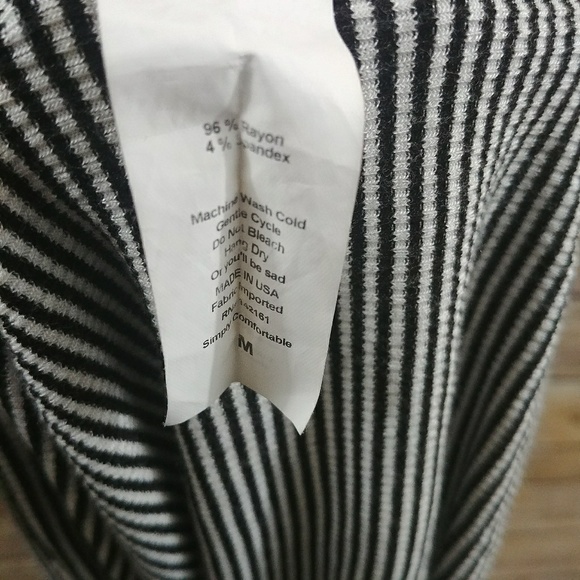 🚫 SOLD Lularoe Irma Striped Black White Medium - Picture 6 of 6
